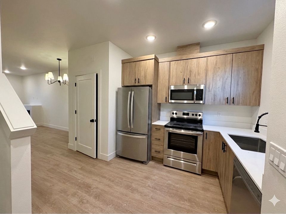 1st image of 6611 N Fessenden St #6677