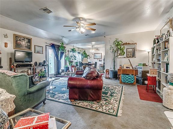 5th image of 10212 S McKinley Ave