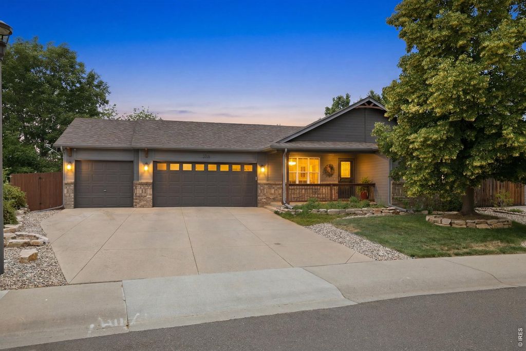 3156 Ivy Dr, Loveland, CO - View 2
