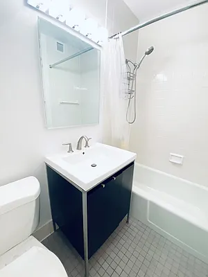 Rented by RELO REDAC INC. | media 9