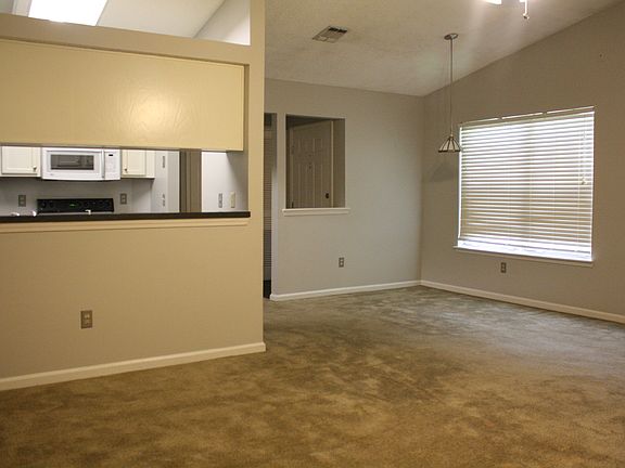 Kitchen & dining from living