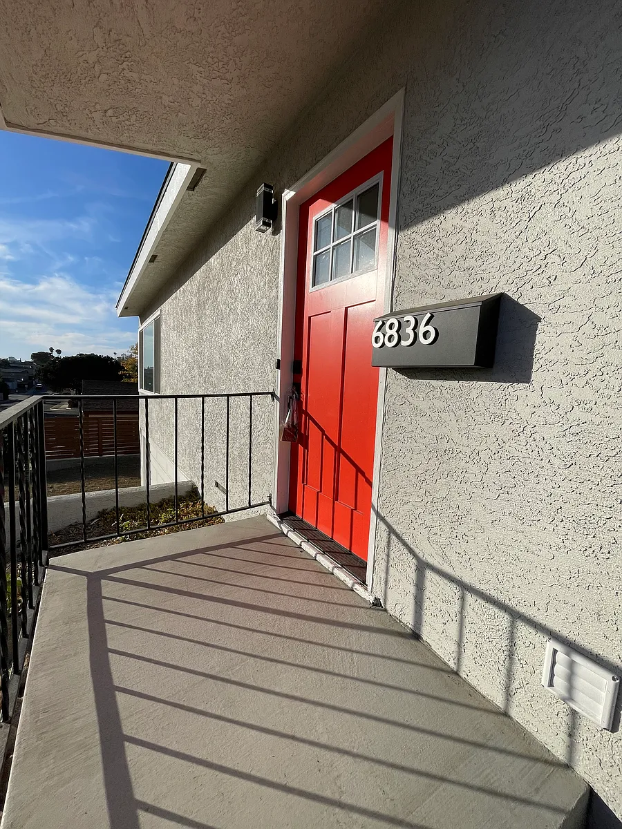 Building Photo - 6836 Celia Vista Dr