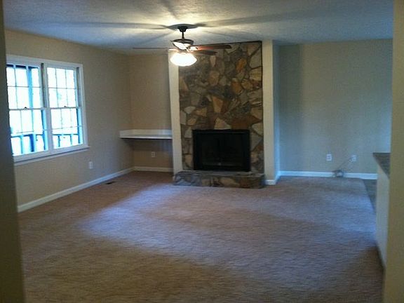 3rd image of 713 Copper Trace Way