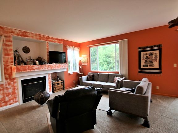5th image of 6237 Commonwealth Dr #9