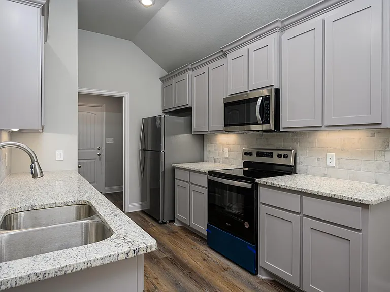 2801 Tulip Dr — Photo 12