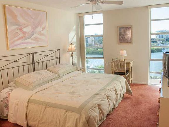 3rd image of 7400 Sun Island Dr #406