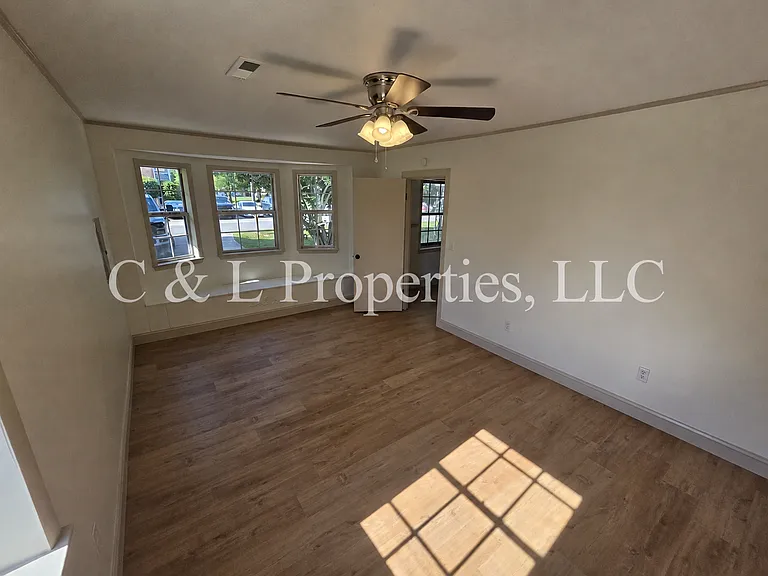203 Roberts Ave — Photo 10