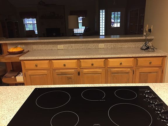 4th image of 134 Tanglewood Ln
