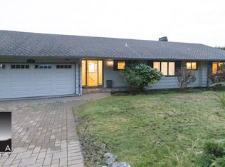 820 Knockmaroon Rd, West Vancouver, BC V7S 1R6