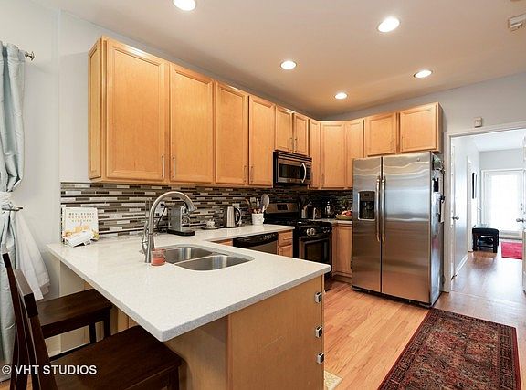 3rd image of 1431 N Bosworth Ave APT 1