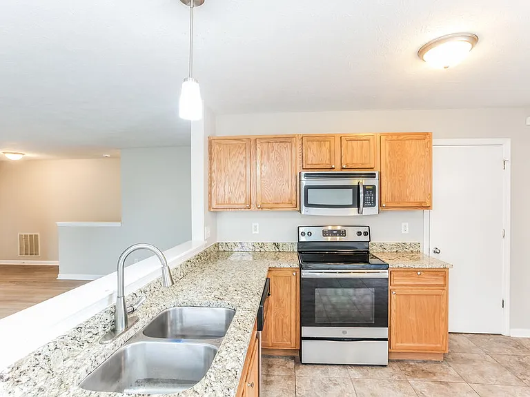 1277 Silver Ridge Ln — Photo 6