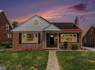 33 N Queen St, Dover, PA 17315