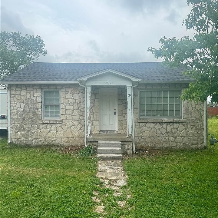 1st image of 912 Avery Ct
