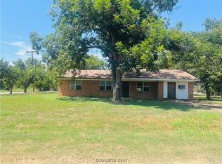 1120 W Avenue C, Rosebud, TX 76570