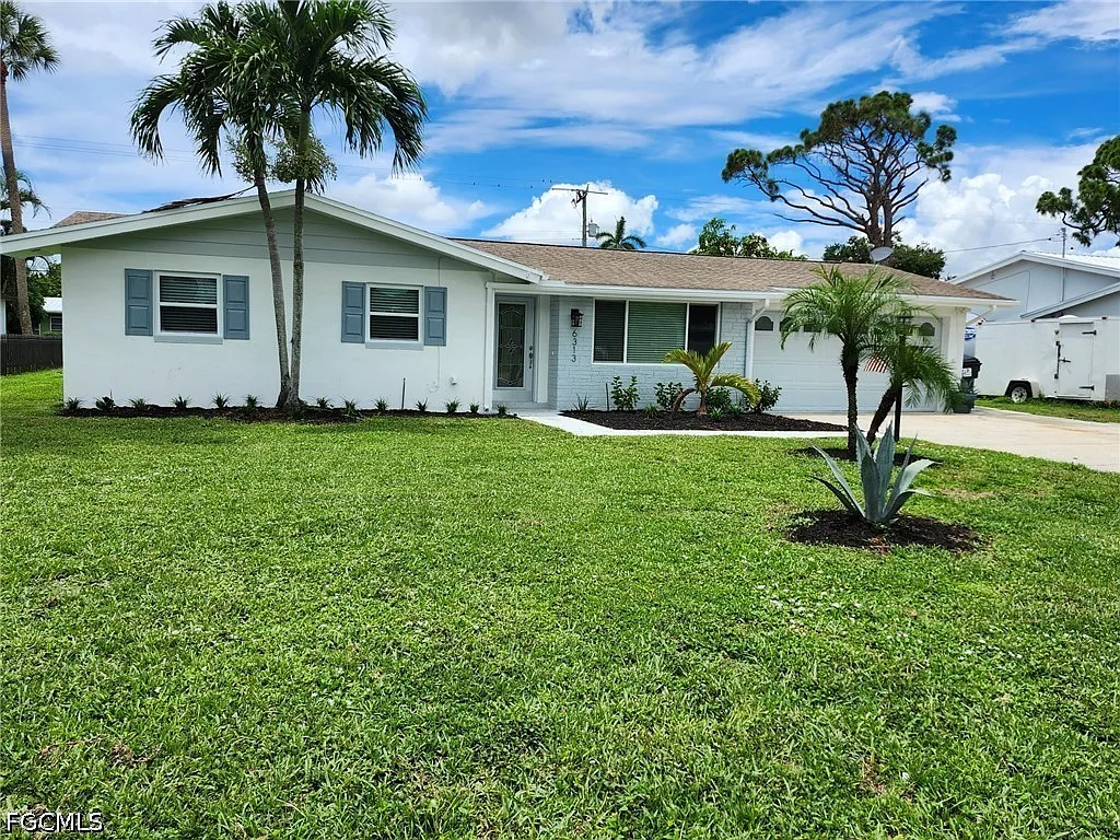 4 bed, 2.0 bath, 1418 sqft, $2,600 — Photo 1