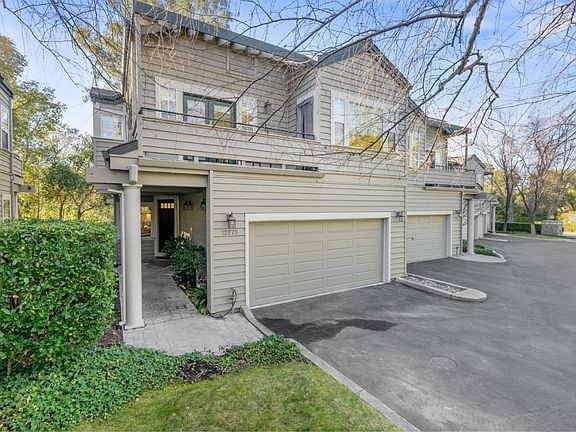 3rd image of 12775 Saratoga Woods Cir