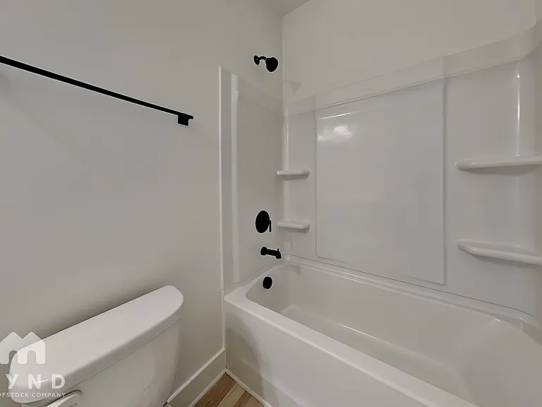 420 E Cedar Ave — Photo 16