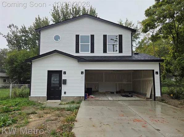 110 E Coy Ave, Hazel Park, MI 48030