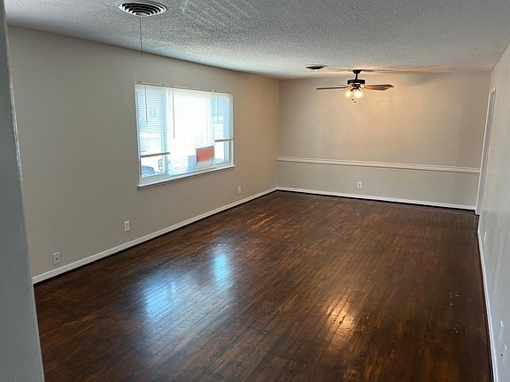 4th image of 705 College St