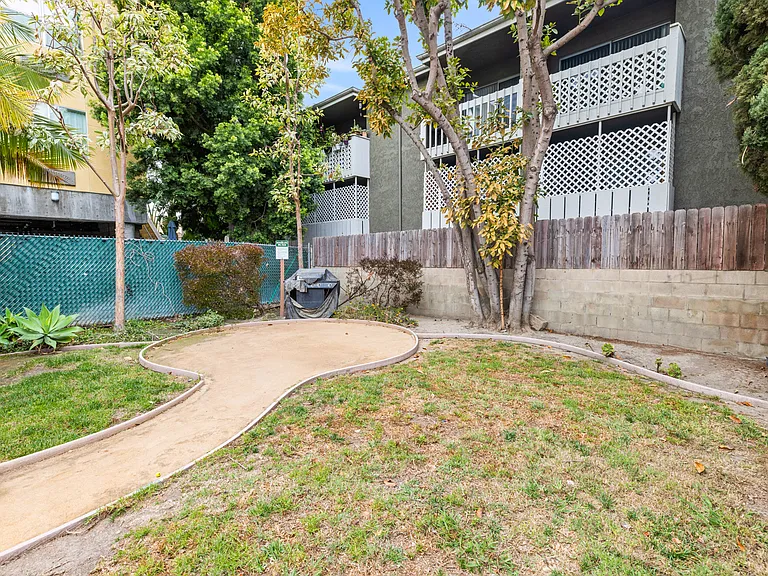 McFadden Apartments — Photo 29