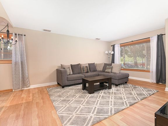 5th image of 930 Perrie Dr APT 104