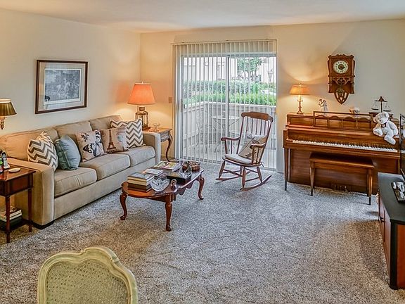 3rd image of 24469 Valle Del Oro Unit 102