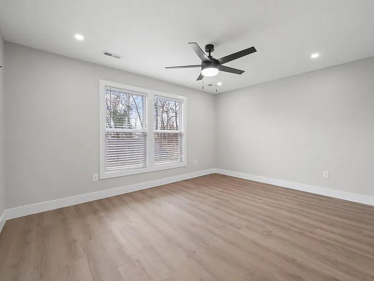 124 Shipman Dr NE — Photo 10