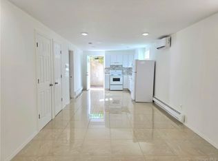 42 Carlton Ave, Mastic, NY 11950