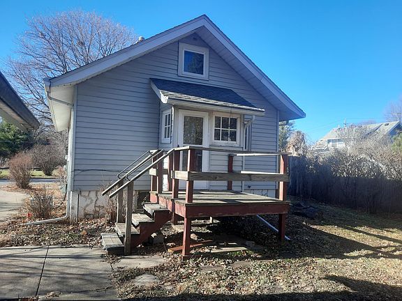3rd image of 916 Northwestern Ave