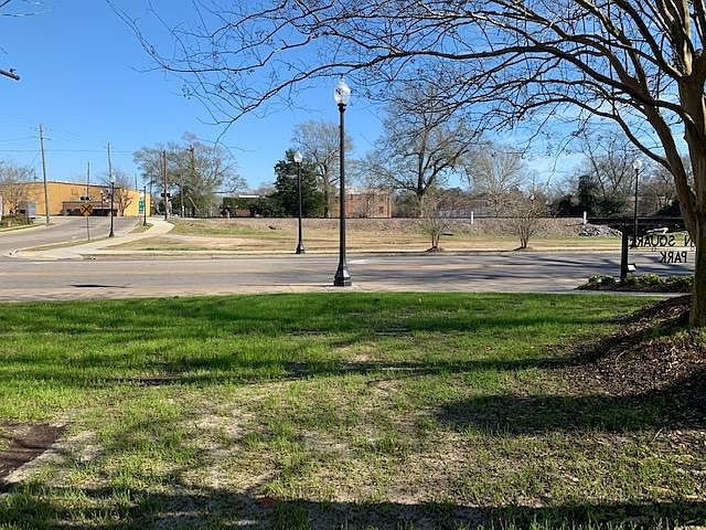 2nd image of 101 Main St