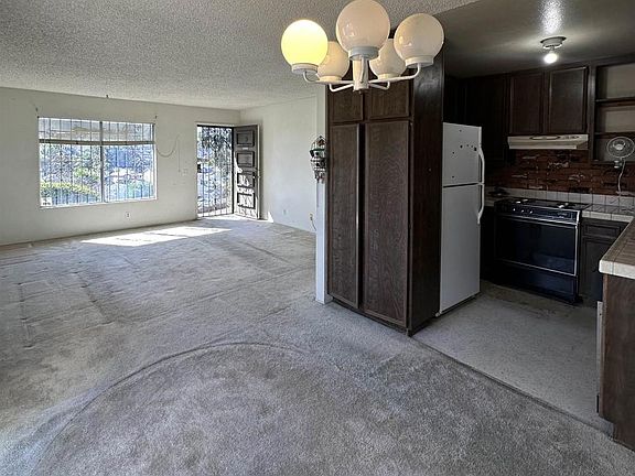 2nd image of 462 Bluffview Rd