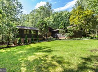 6416 Kilkenny Ln, Fairfax Station, VA 22039