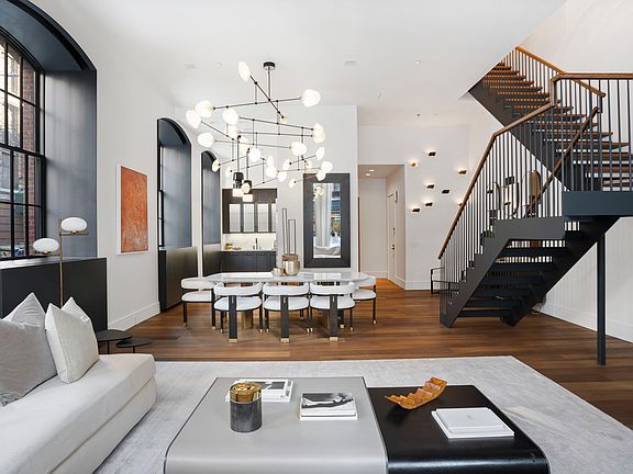 3rd image of 36 Bleecker St