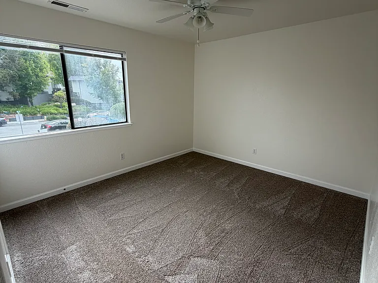 2904 Leotar Cir #37 — Photo 7