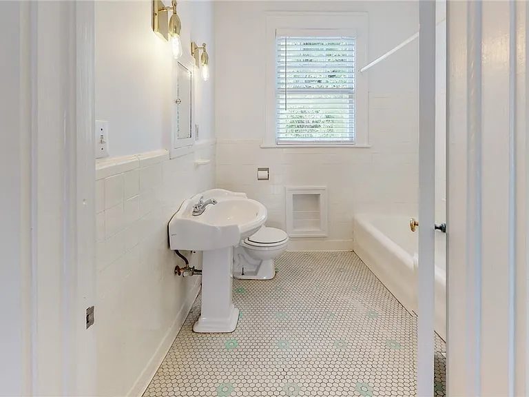 701 Maupas Ave — Photo 21