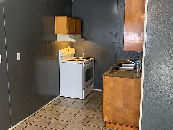 5th image of 102 San Diego St #A