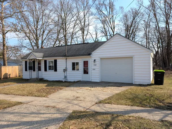 813 E Pearl St, Greenville, MI 48838