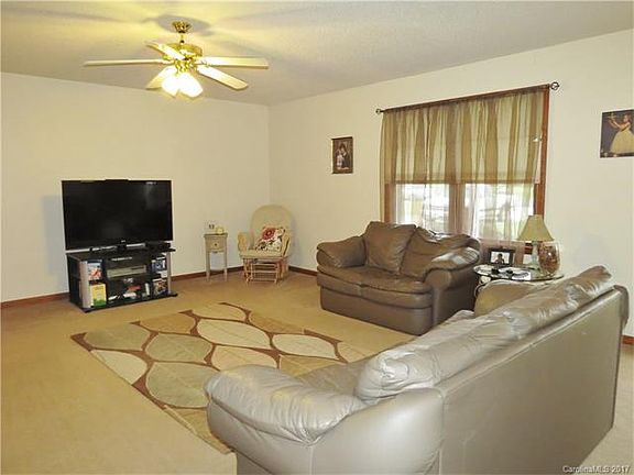 5th image of 212 Doe Trail Ln #80