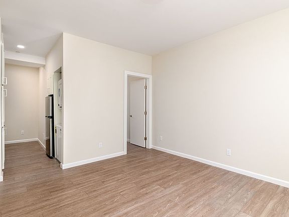 4th image of 1167 Pine St #15