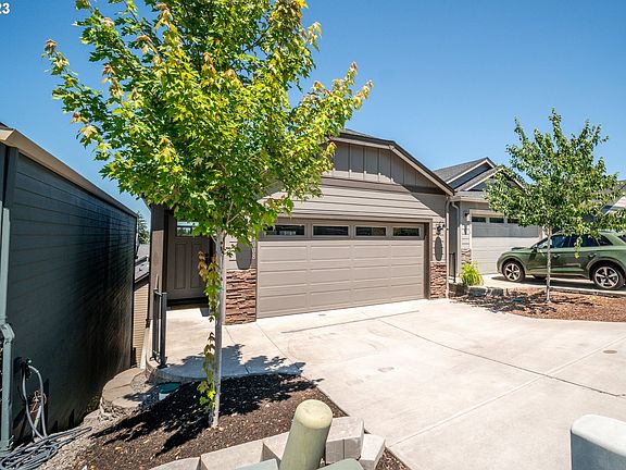 3rd image of 13008 NE 24th Cir