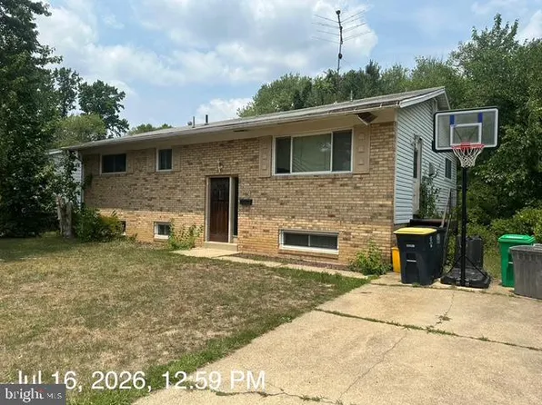 6002 Ladd Rd, Suitland, MD 20746