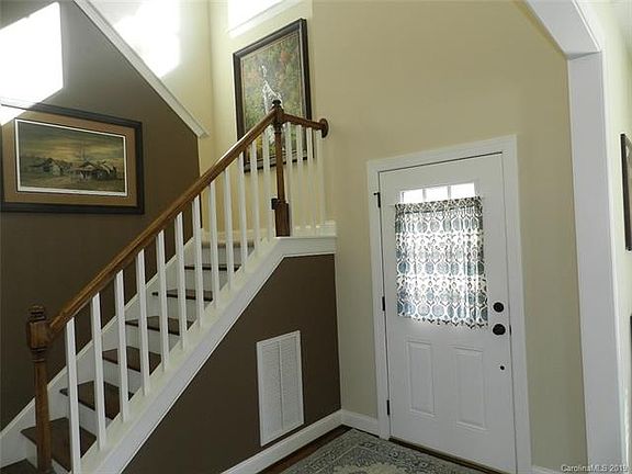 4th image of 121 Willowbrooke Way