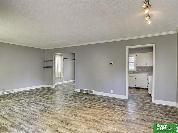 3rd image of 811 Kendel Dr