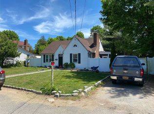 3 Lukens Ave, Brentwood, NY 11717