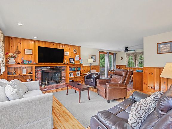 3rd image of 15 Coventry Way