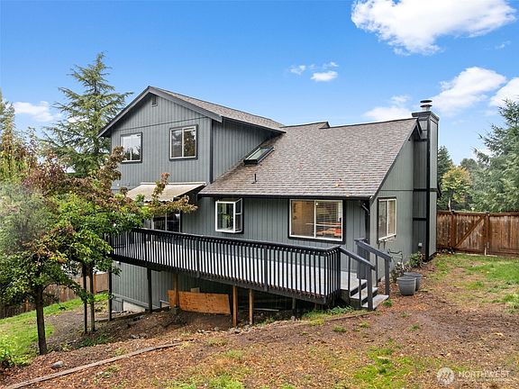 4th image of 10510 198th Avenue Ct E