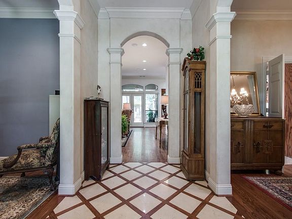 2nd image of 550 Oak Hill Ct