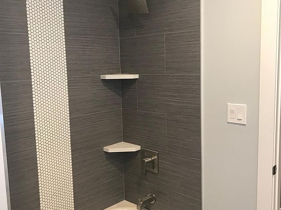 4th image of 3429 W Cortland St #1