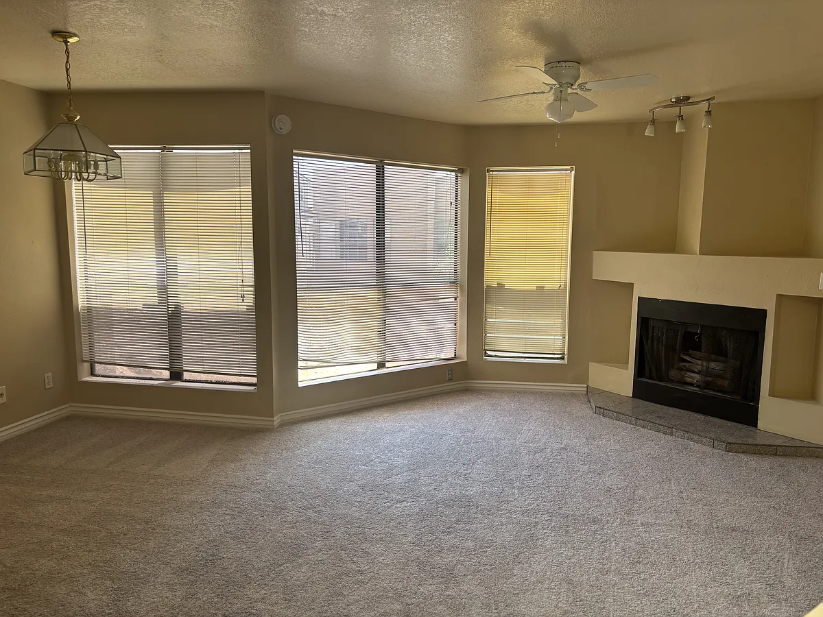Building Photo - 3228 W Glendale Ave #151
