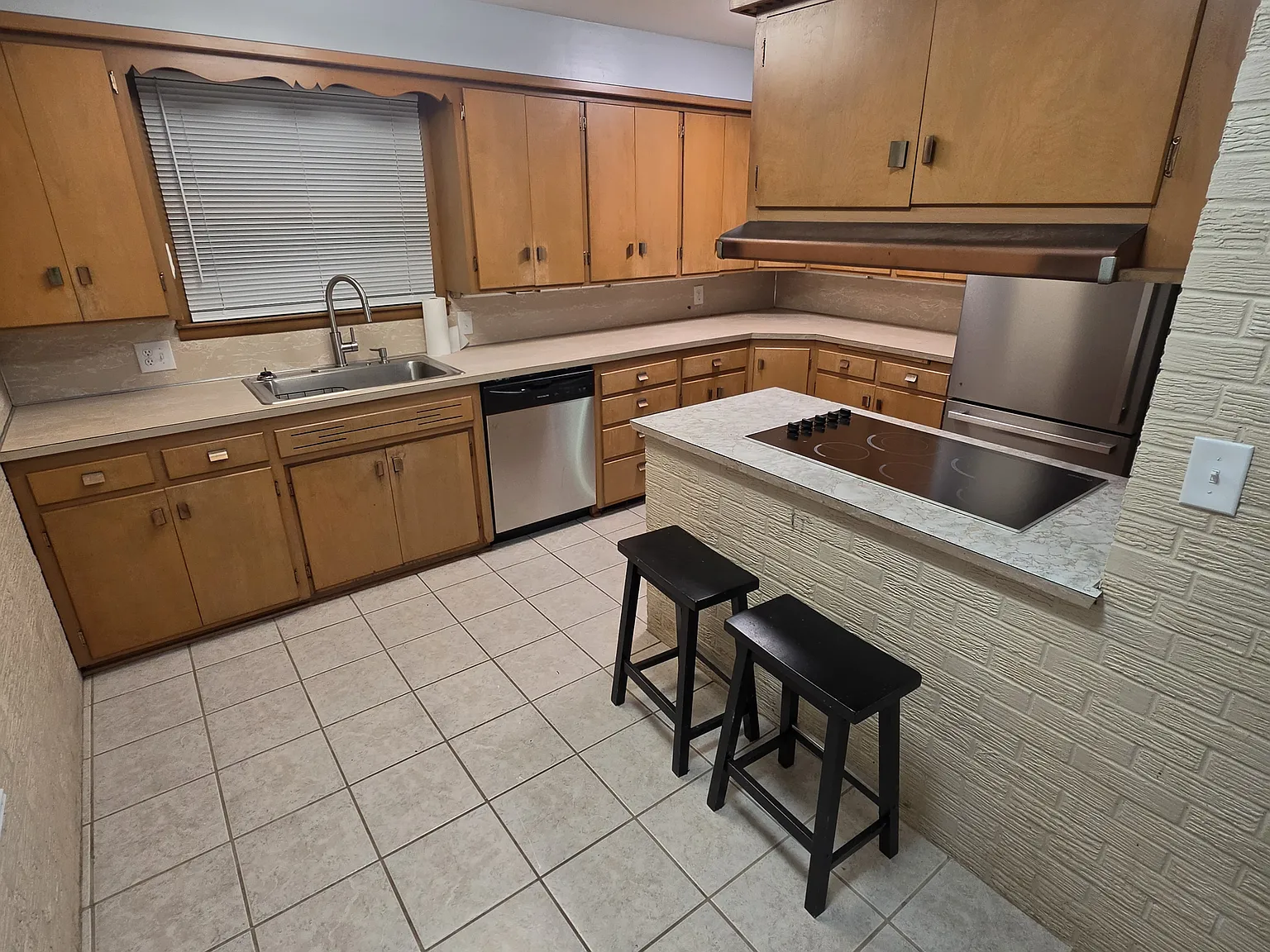 3 bed, 1639 sqft, $1,100 — Photo 3